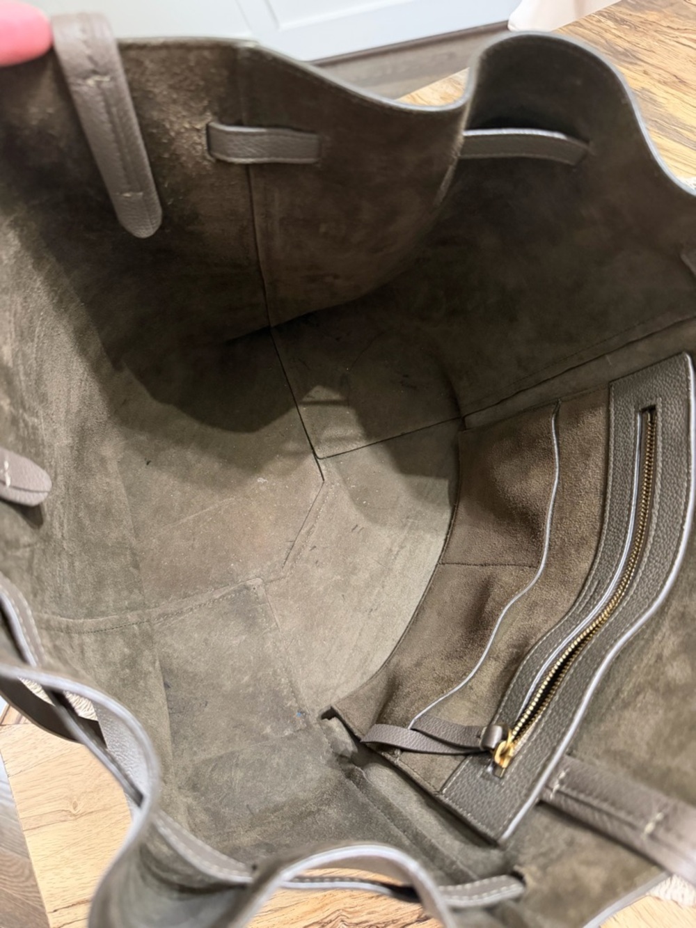 CELINE
Phantom leather handbag - Picture 6 of 9